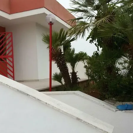 Casa Vacanze Torre Squillace * Sant Isidoro (Apulia)